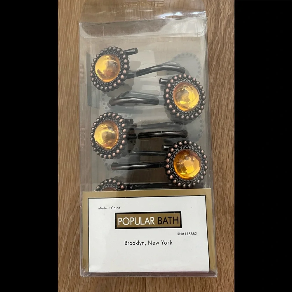 Annabelle Amber 12 metal shower hooks